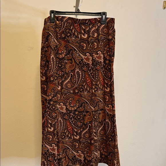 Elementz Paisley Pencil Skirt in Rich Brown and Deep Red - Picture 1 of 4